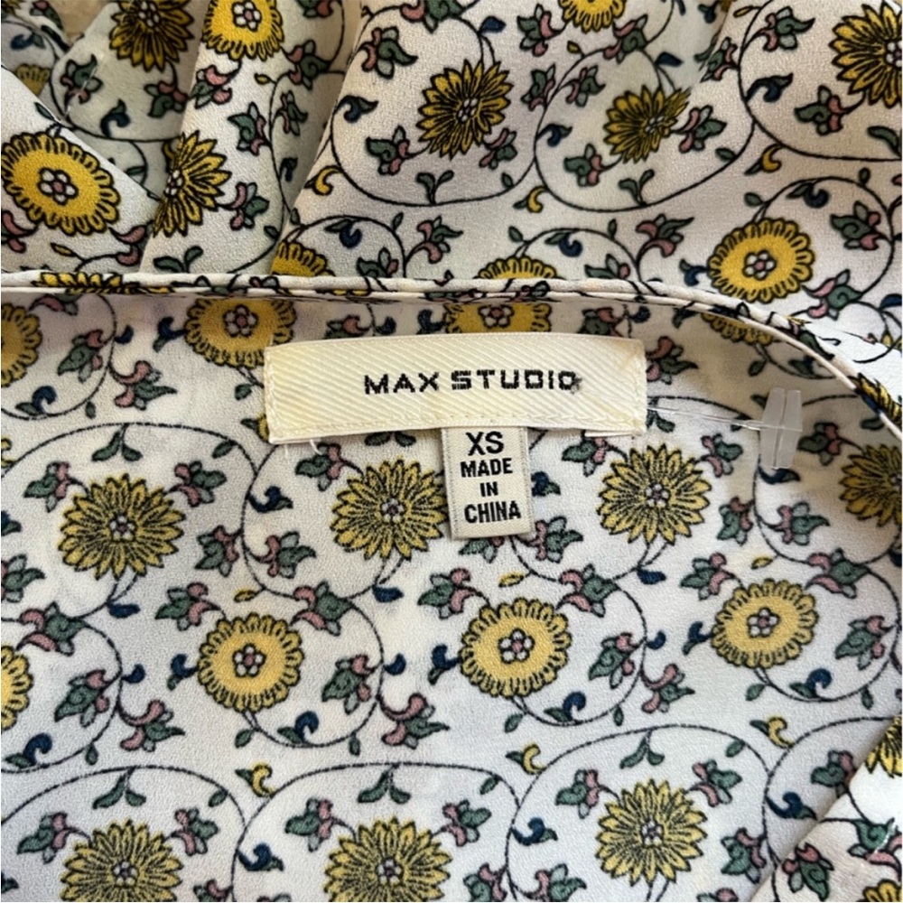 MAX STUDIO Floral Ruffle Sleeve Top - Picture 8 of 8